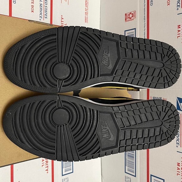 Nike Air Jordan 1 Retro Mid “Reverse New Love” - Picture 4 of 4